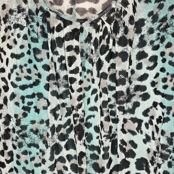 Animal Print Top - Picture 4 of 5